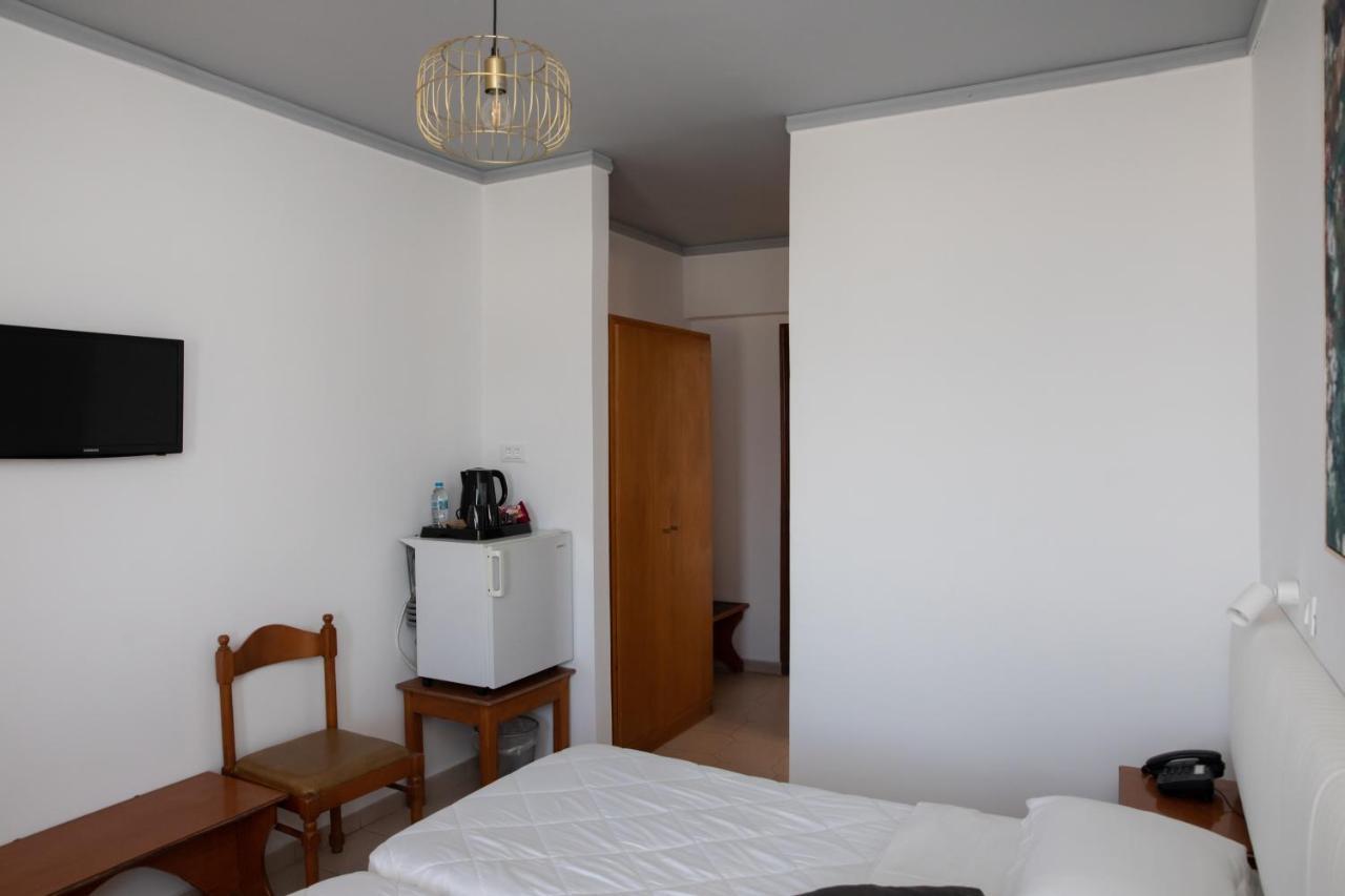 Sea Breeze Hotel Мастихари Экстерьер фото