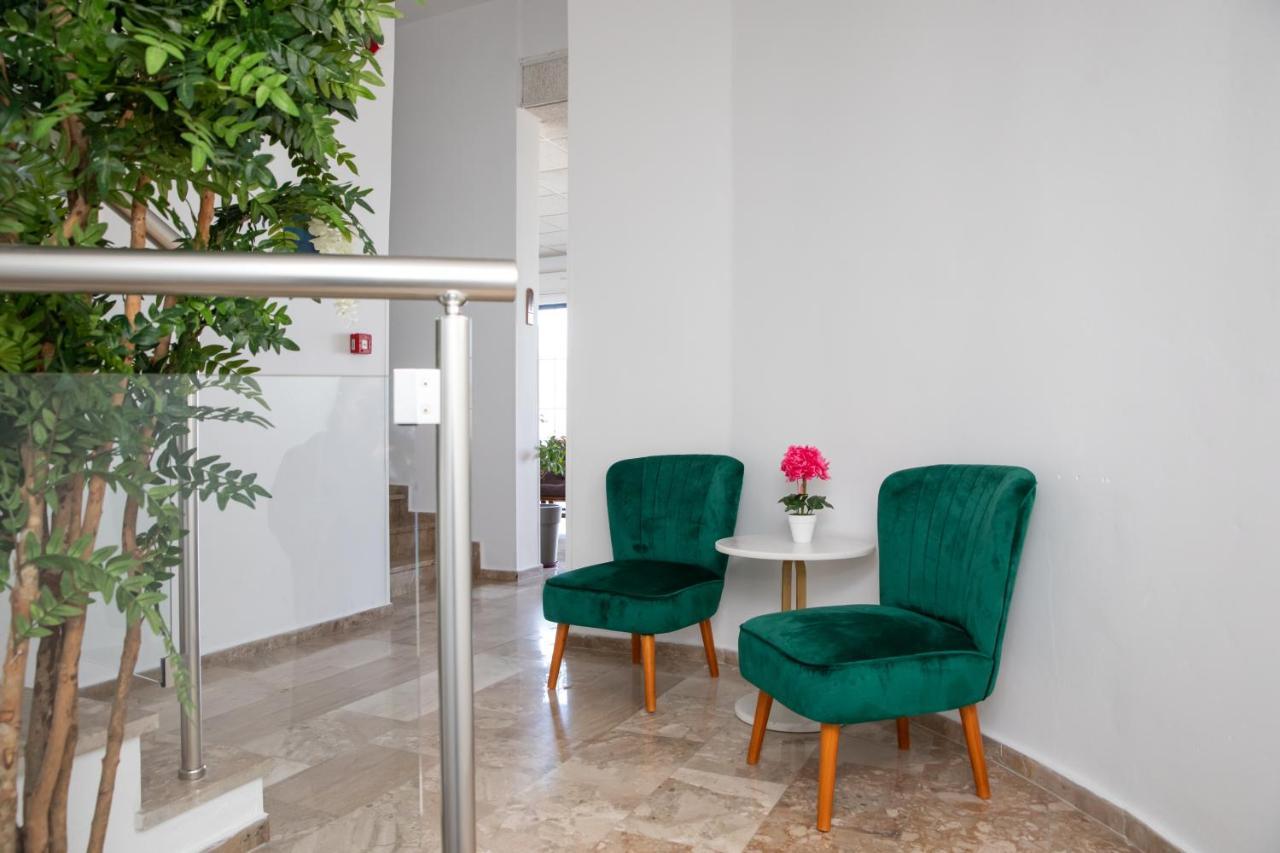 Sea Breeze Hotel Мастихари Экстерьер фото