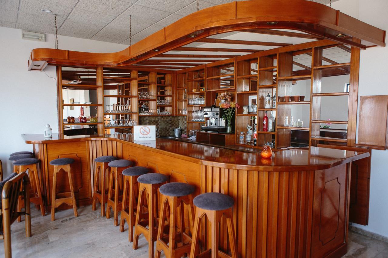 Sea Breeze Hotel Мастихари Экстерьер фото