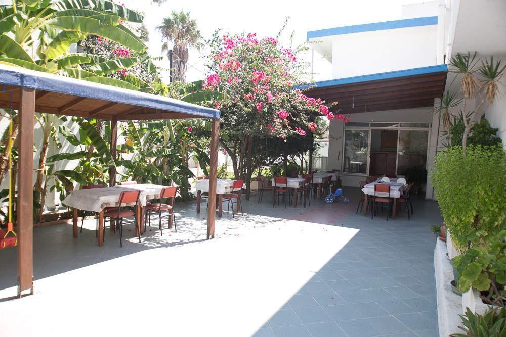 Sea Breeze Hotel Мастихари Экстерьер фото